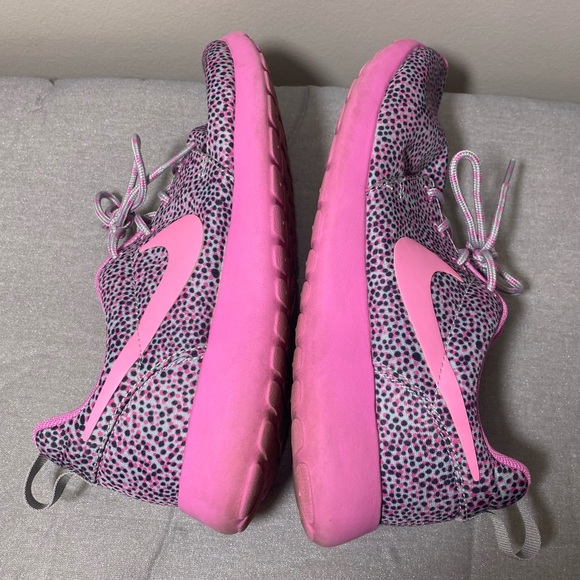 Nike Roshe Run Polka Dot Athletic Shoes - Picture 4 of 8